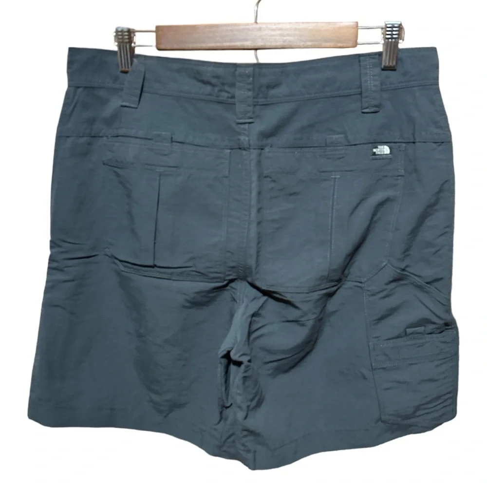 EUC - The North Face Men’s Horizon Utility Shorts - size 32 - Asphalt Gray